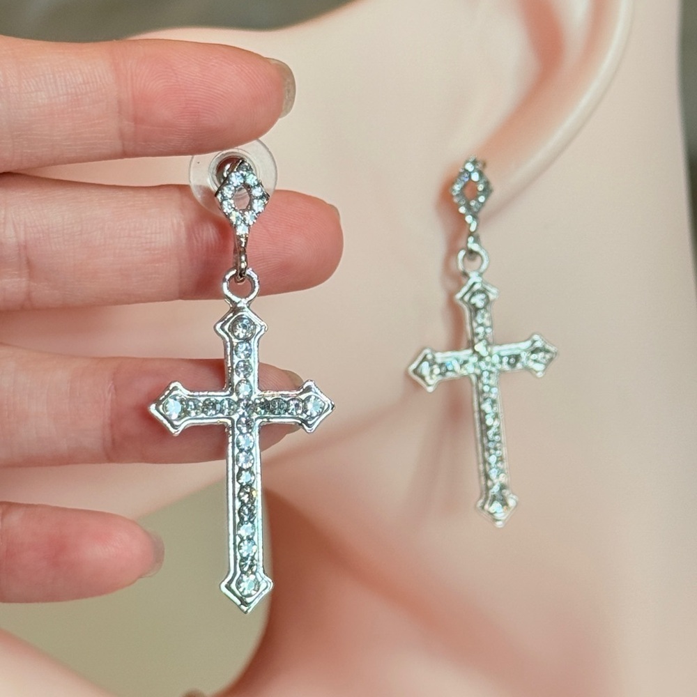 Trendy Silver Cross Earrings - Picture 4 of 8